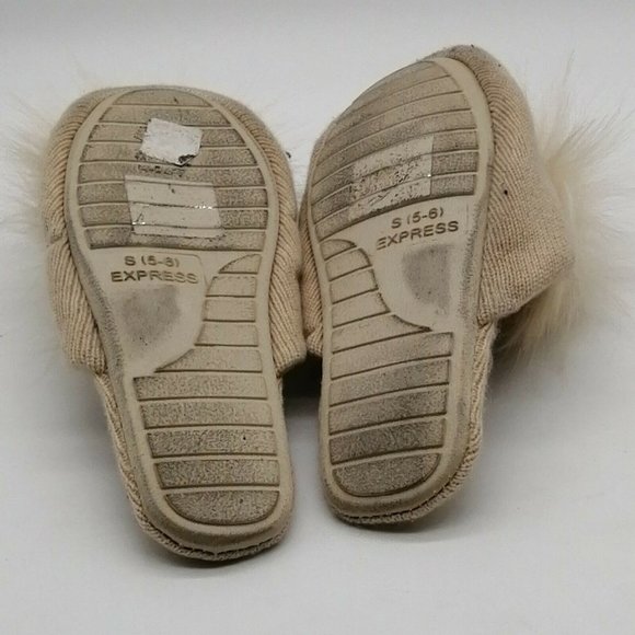 Express Womens Slip On Scuff Slippers Beige Knit Faux Fur Pom Pom S 5-6‎ - Picture 5 of 9